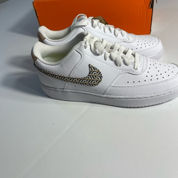 Nike Women’s Court Vision Low Next Nature x Nike United United in Victory - Picture 12 of 15